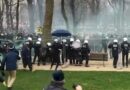 Διαδηλωτές κατά του αποκλεισμού έσπασαν τα κεντρικά γραφεία της διπλωματικής υπηρεσίας της ΕΕ