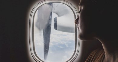 Γιατί τα αεροπλάνα έχουν στρογγυλά παράθυρα;