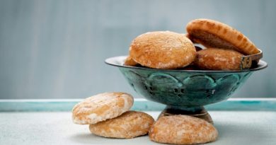 Συνταγή ημέρας: Μπισκότα μελόψωμο με γλάσο ζάχαρης